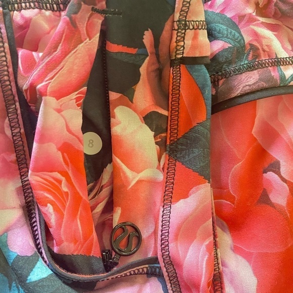 Lululemon Secret Garden Black Pink Rose Floral Runner Short - Picture 3 of 7
